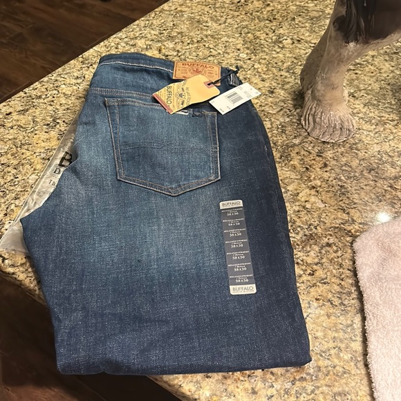 Buffalo David Bitton Other - BNWT Buffalo David Bitton Relaxed Straight Driven Sz 38x30